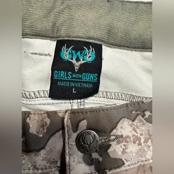 Girls With Guns GWG Aoraki Softshell LTWT Camo Pant Size Large Adjustable Waist - Picture 8 of 16